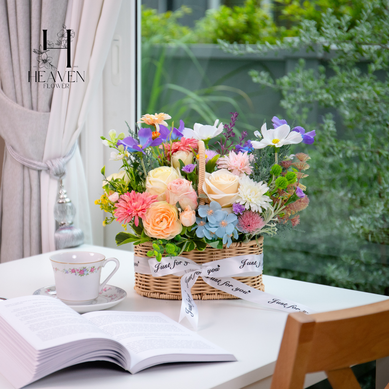 Soft pink roses arrangement